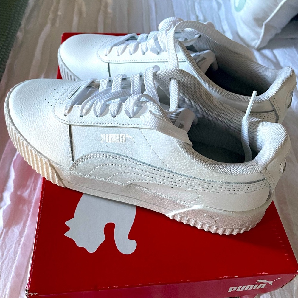 Size 6.5 Puma Carina